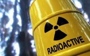 В лесу на Львовщине местные обнаружили контейнер с радицезием и забрали его домой