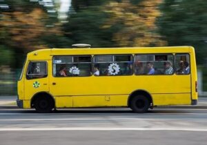 В Днепре маршрутчик выгнал из автобуса ребенка с инвалидностью