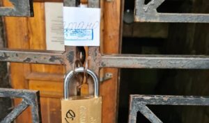 Концерты отменяются: в Днепре священник самовольно перекрыл вход в органный зал