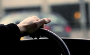 В Каменском в автомобиле нашли труп мужчины