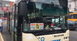 В Днепре в 115 маршрутке подрались водитель и пассажир (видео)