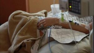 Несовершеннолетняя жительница Каменского получила ожоги 40% тела: девушка в реанимации