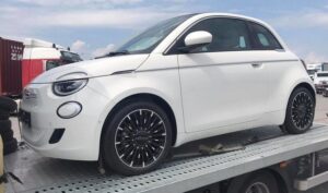 В Украине появился электромобиль FIAT 500 нового поколения (фото)