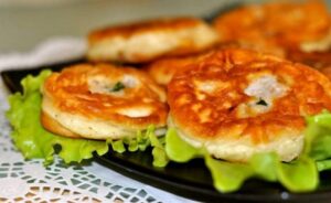 Ленивые беляши на кефире: простой и быстрый рецепт