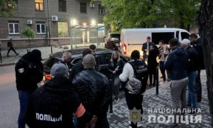 В Одессе двое полицейских “крышевали” бордель (видео)