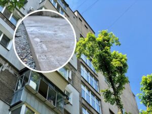 В Днепре на улице Строителей отремонтировали отмостку вокруг дома (видео)