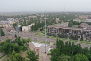 В Кривом Роге установили 72-метровый флагшток
