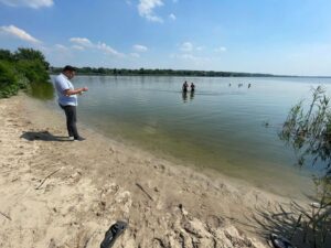Жители левого берега Днепра заказали анализ воды на городских пляжах