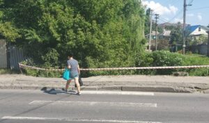 В Днепре женщина с 7-месячным ребенком упала в речку Гнилокиш