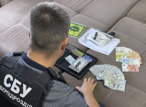 В Днепре государственные исполнители попались на краже 5 миллионов гривен