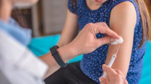 Вакцина Pfizer появится в Днепре для всех горожан