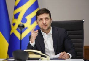 Адвокаты Порошенко подали в суд на Зеленского