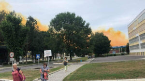 На заводе “РовноАзот” произошел взрыв: огромное азотное облако поднялось в небо (Видео)