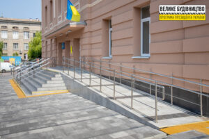 Ученики ставят 12 баллов: завершилась реконструкция старейшей  гимназии Днепра