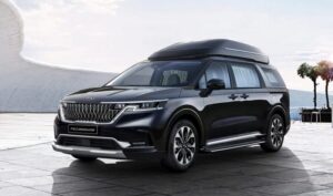 Появились первые фото самого роскошного минивэна KIA