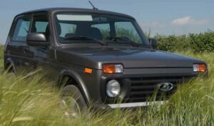 Блогеры утопили новую Lada Niva в Англии во время теста (видео)