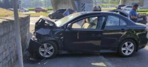 В Днепре Mitsubishi влетел в парапет: погибли две женщины (видео)
