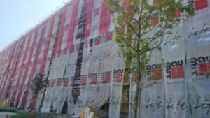 За счёт города: утепление фасадов, замена окон и дверей в домах днепрян