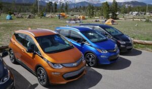 Не парковать внутри и не оставлять на зарядке на ночь – GM предупредил владельцев Сhevrolet Bolt