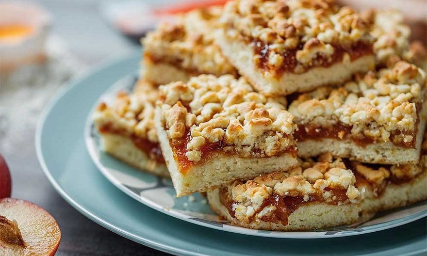 Тертый пирог с творогом и яблоками: легкий рецепт