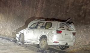 Партию новых Toyota Land Cruiser разбили по пути к дилеру (видео)