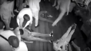 В Днепре на танцполе “Бартоломео” толпой избили людей (видео)
