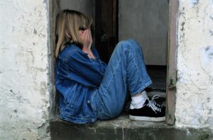 В Днепре в подъезде мужчина пытался изнасиловать девочку: появились новые подробности