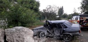 В Новомосковске авто разбилось о бетонный камень: водитель погиб на месте