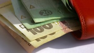 В Украине усилят контроль над погашением задолженностей по зарплатам