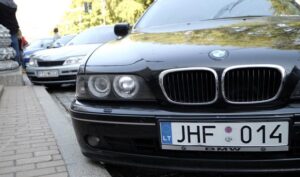Евробляхи забирают на штрафплощадки прямо с таможенных постов