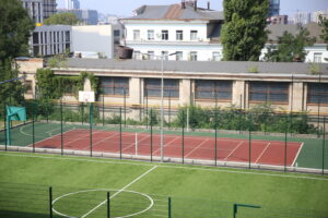 В Днепре продолжают улучшать учебные заведения