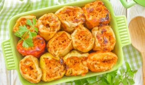 Фаршированный перец с копчеными колбасками – и ужин будет вкусным
