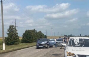 Под Днепром легковушка спровоцировала серьезное ДТП: пострадавшая в больнице