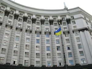 Трое украинских министров оказались на грани увольнения: в “Слуге народа” назвали причины