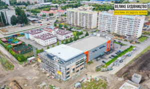 Уже провели первое испытание водой: на финишной прямой строительство бассейна в Слобожанском