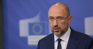 Шмыгаль рассказал, будут ли усилены карантинные ограничения в общественном транспорте