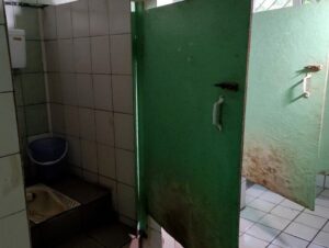 Тараканы и проблемы с санузлом: как живут в общагах днепровские студенты