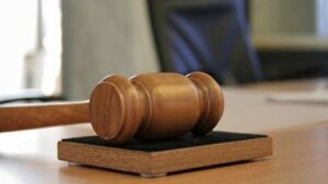 На Днепропетровщине директора предприятия подозревают в присвоении выделенных на ремонт школы бюджетных средств