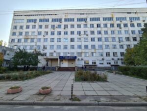 В Днепре на Батумской мужчина выпал из окна больницы