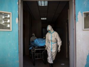 Названы причины смерти медиков от COVID-19 в Днепре и области