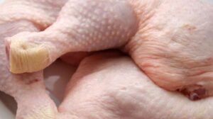 Жителей Днепра и области предупреждают о курятине с сальмонеллой из Польши