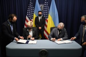 В США в рамках рабочего визита Зеленского уже подписали два документа