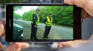 Имеет ли право водитель снимать на видео работника полиции