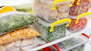 Эксперты назвали продукты, которые нельзя замораживать