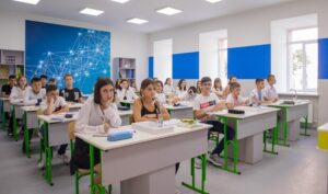 Почти 800 учеников пошли в обновленную гимназию Днепра