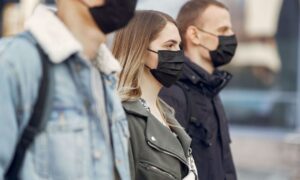 “Показательные рейды”: в МОЗ сообщили об усилении контроля масочного режима