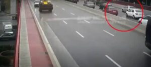 ДТП на Новом мосту Днепра: четыре авто заблокировали полосу (видео)
