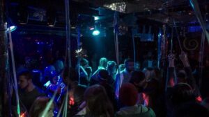 В Днепре охранники клуба избили компанию посетителей из-за бесплатного кальяна