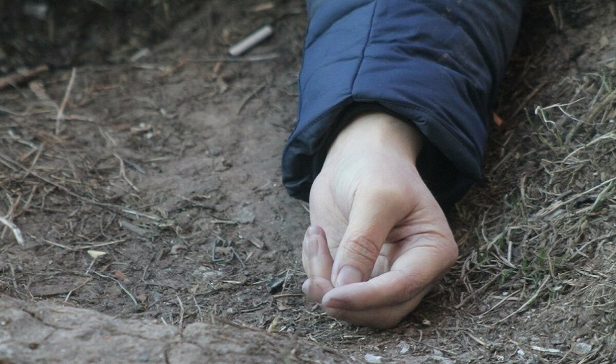 В Днепре на Авиационной возле жилого дома нашли мертвого мужчину