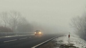 Как нужно ездить в туман и в условиях недостаточной видимости